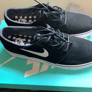 Nike Janoski
